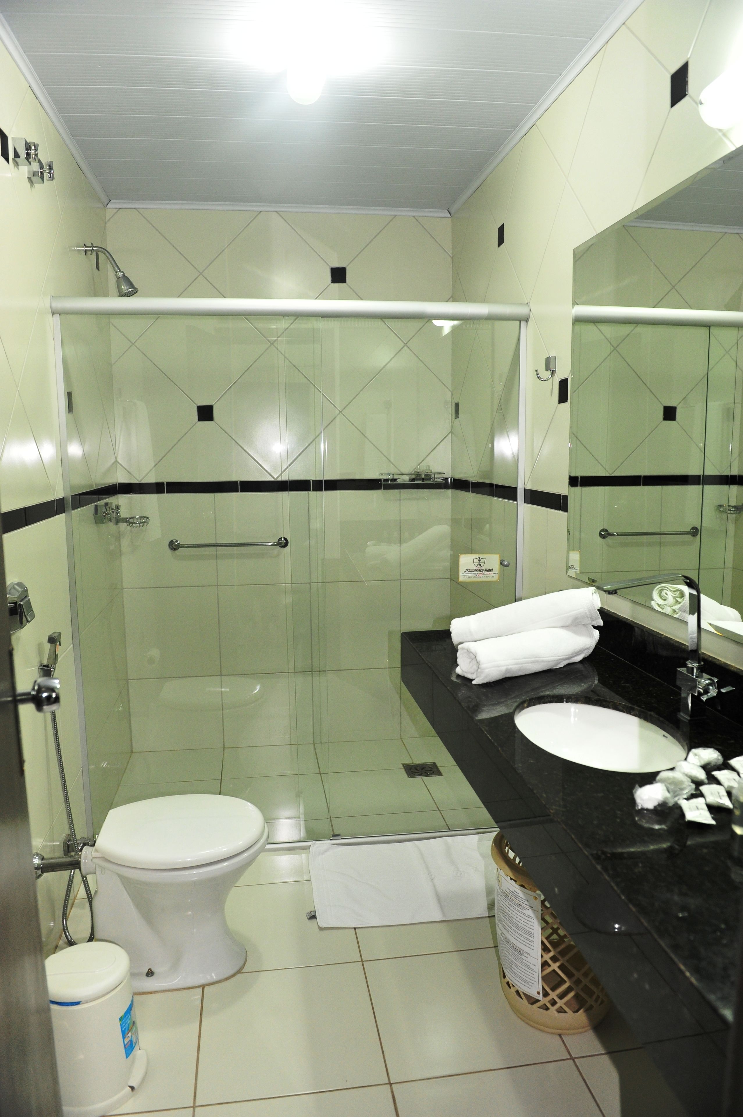 shower, free toiletries, towels