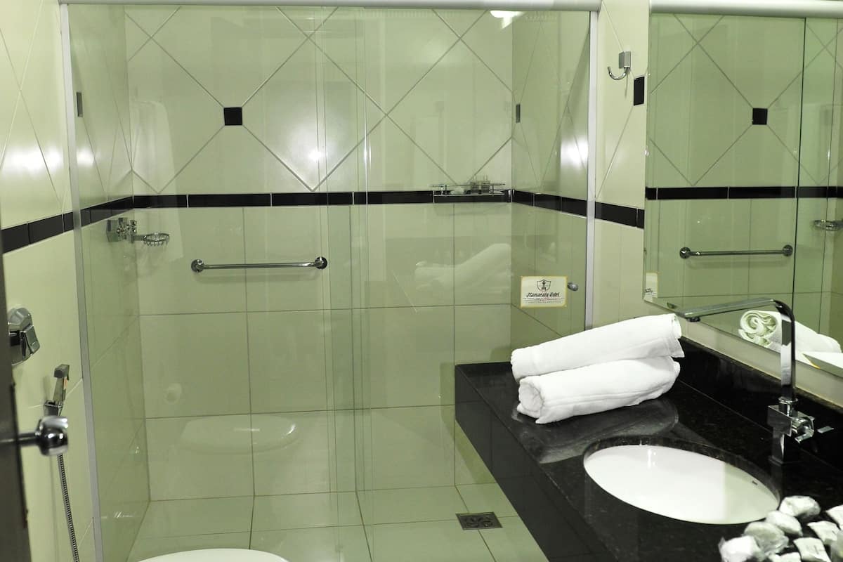 shower, free toiletries, towels