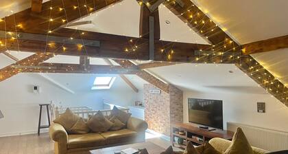 Beach House - Penthouse 3 Bed Apartment