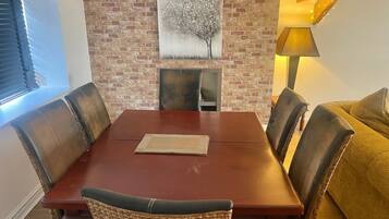 Apartment, eigenes Bad (3 Bedroom) | Speisen