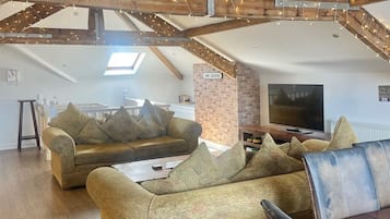 Apartment, Private Bathroom (3 Bedroom) | Lounge