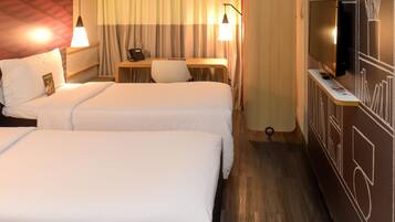 Minibar, escritorio, sistema de insonorización y cunas gratuitas