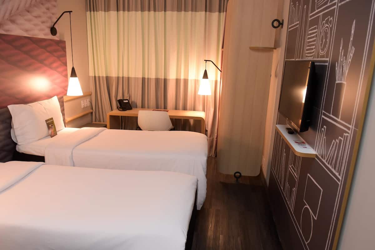 Standard Apartment, 2 Twin Beds | Minibar, desk, soundproofing, free cribs/infant beds