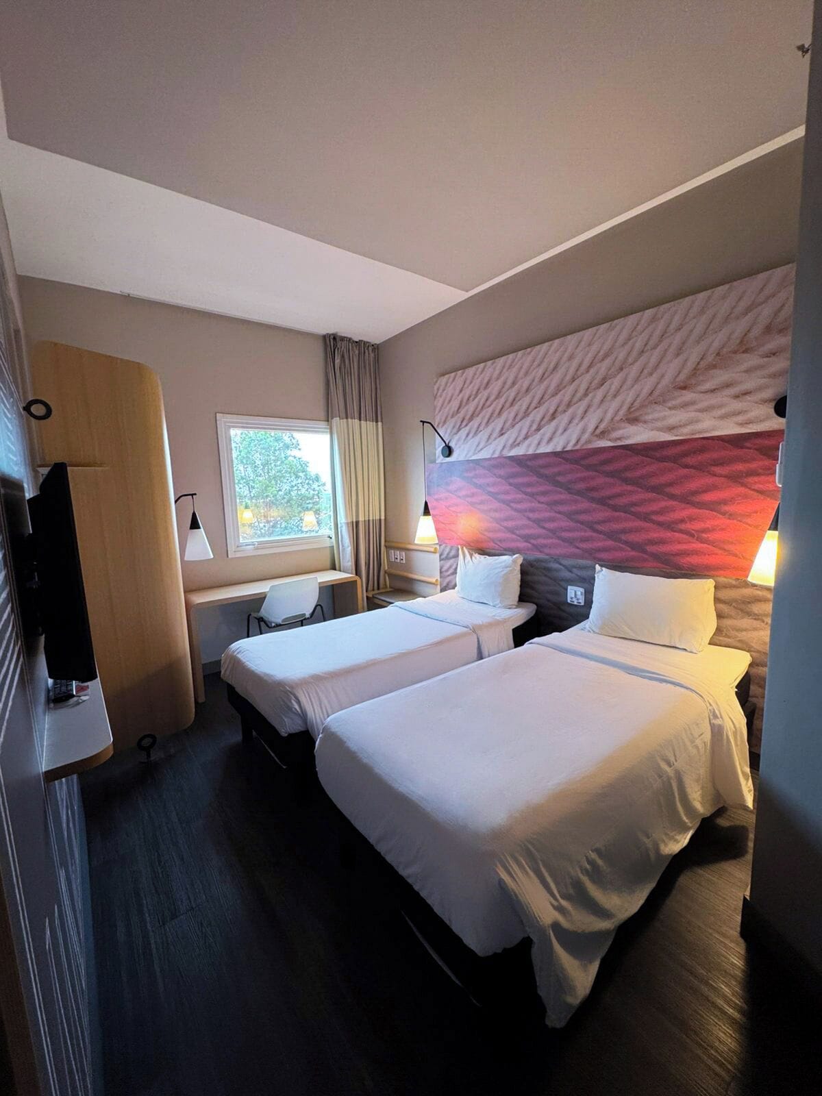 Standard-huoneisto, 2 yhden hengen sänkyä | Minibaari, työpöytä, äänieristys, ilmaiset vauvansängyt