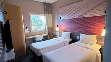 Standard Apartment, 2 Twin Beds | Minibar, desk, soundproofing, free cribs/infant beds