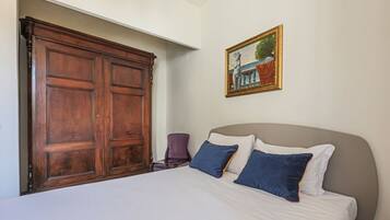 3 Schlafzimmer, BĂŒgeleisen/BĂŒgelbrett, WLAN, BettwĂ€sche