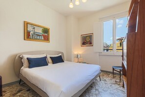 3 bedrooms, iron/ironing board, WiFi, bed sheets - Apartments Florence - Santa Maria Balcony (Firenze)