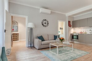 Télévision à écran plat