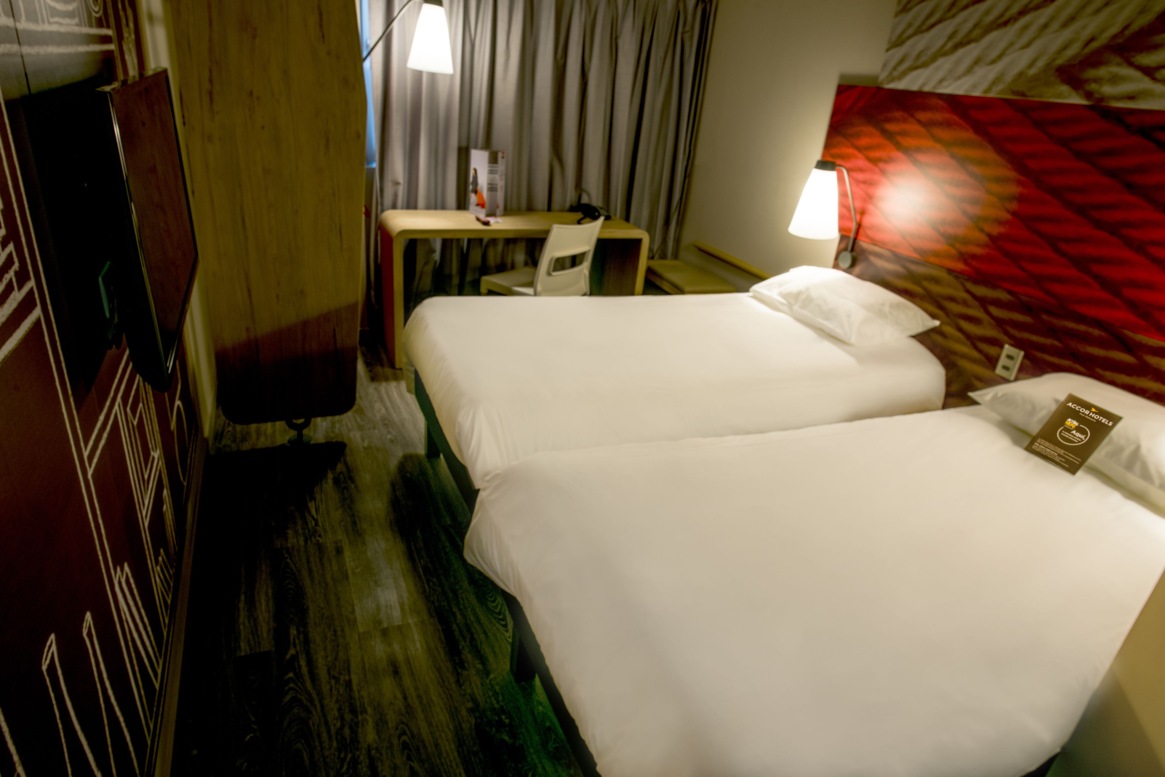 standard twin room, 2 single beds | in-room safe, desk, laptop workspace, blackout curtains