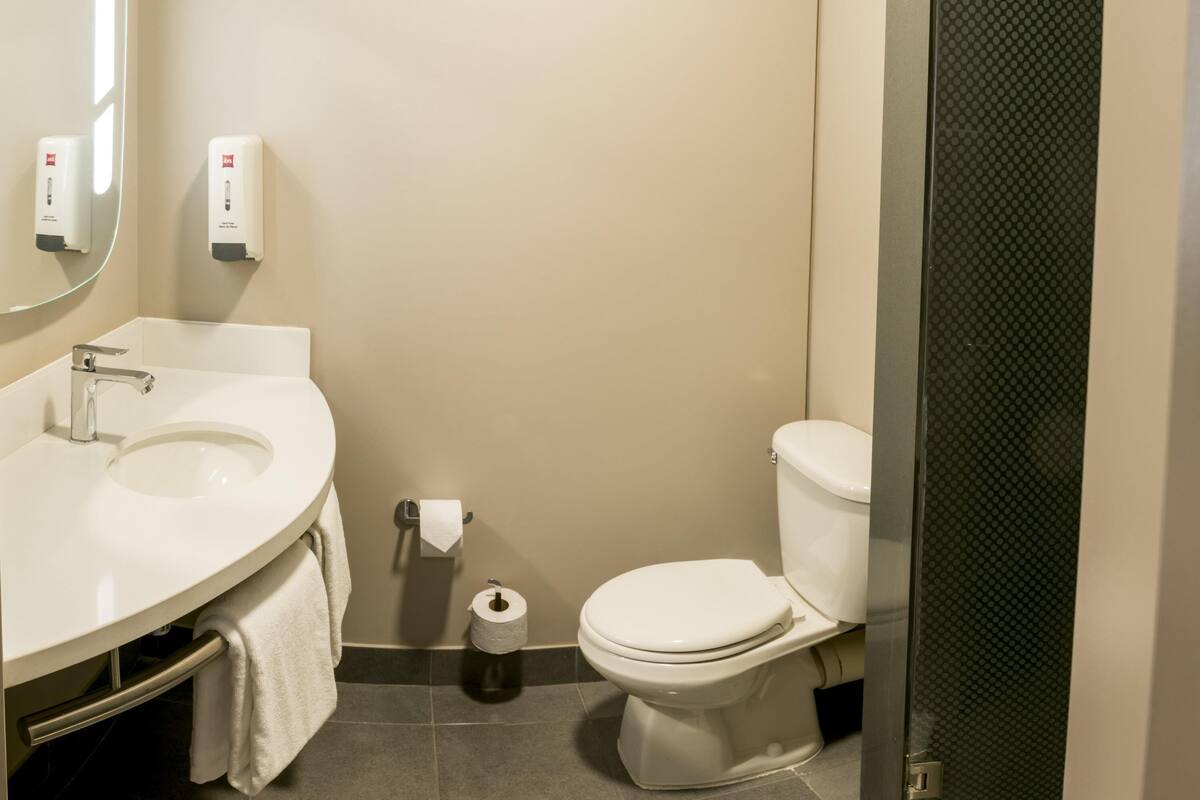 in-room safe, desk, laptop workspace, blackout curtains