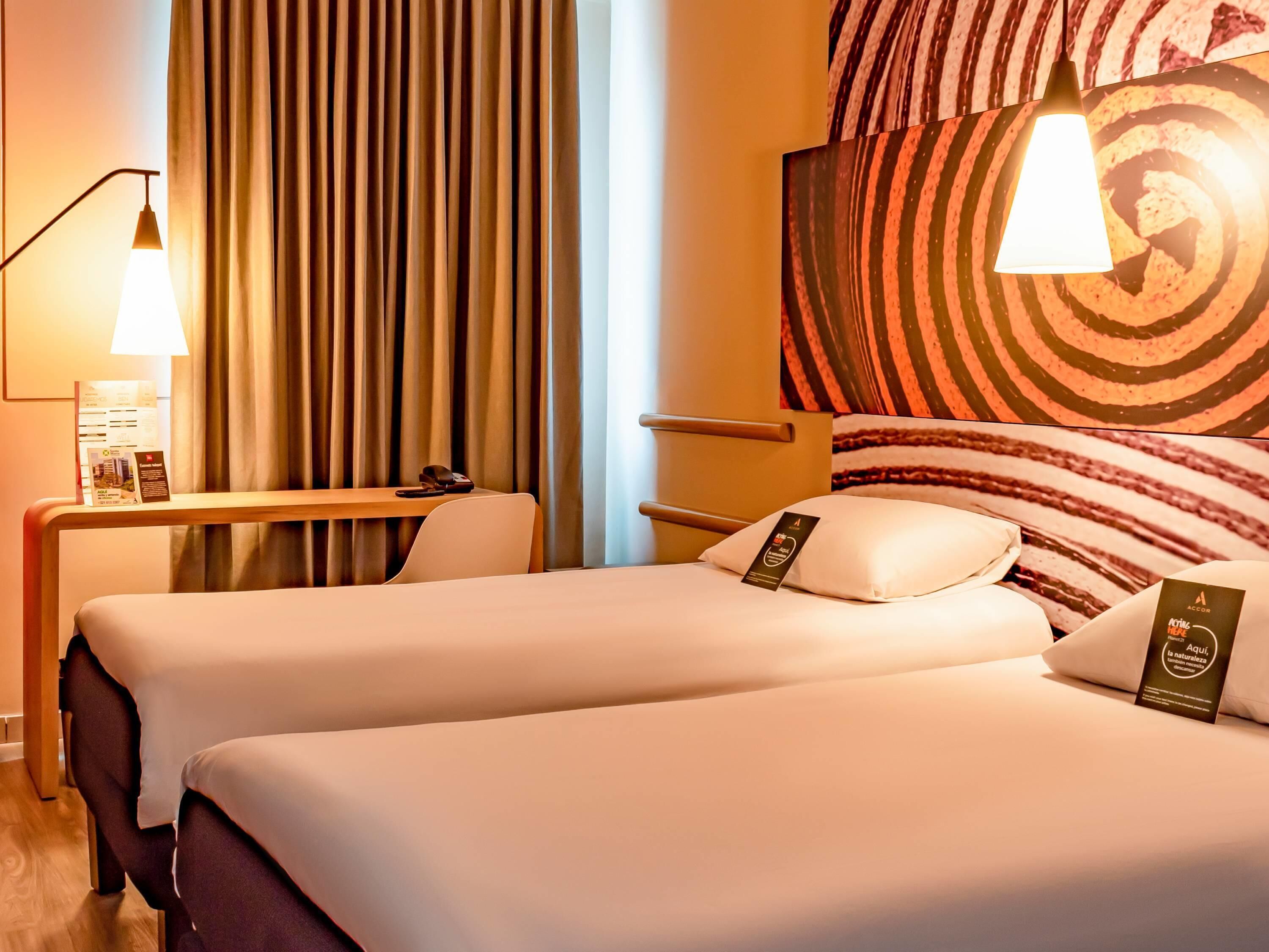 in-room safe, desk, laptop workspace, blackout curtains