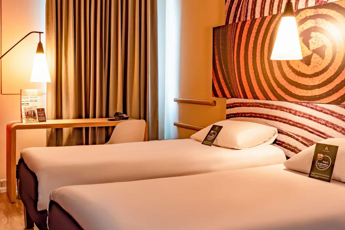 in-room safe, desk, laptop workspace, blackout curtains