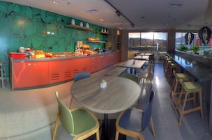 Desayuno buffet (con cargo) los días de semana