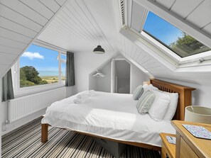 3 makuuhuonetta, silitysrauta/-lauta, internet, vuodevaatteet