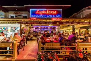 Breakfast, lunch, dinner served; international cuisine 