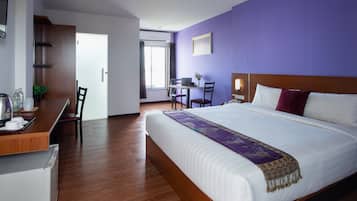 Desk, laptop workspace, free WiFi, bed sheets