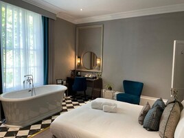 Deluxe-herbergi | Skrifborð, vinnuaðstaða fyrir fartölvur, myrkratjöld/-gardínur