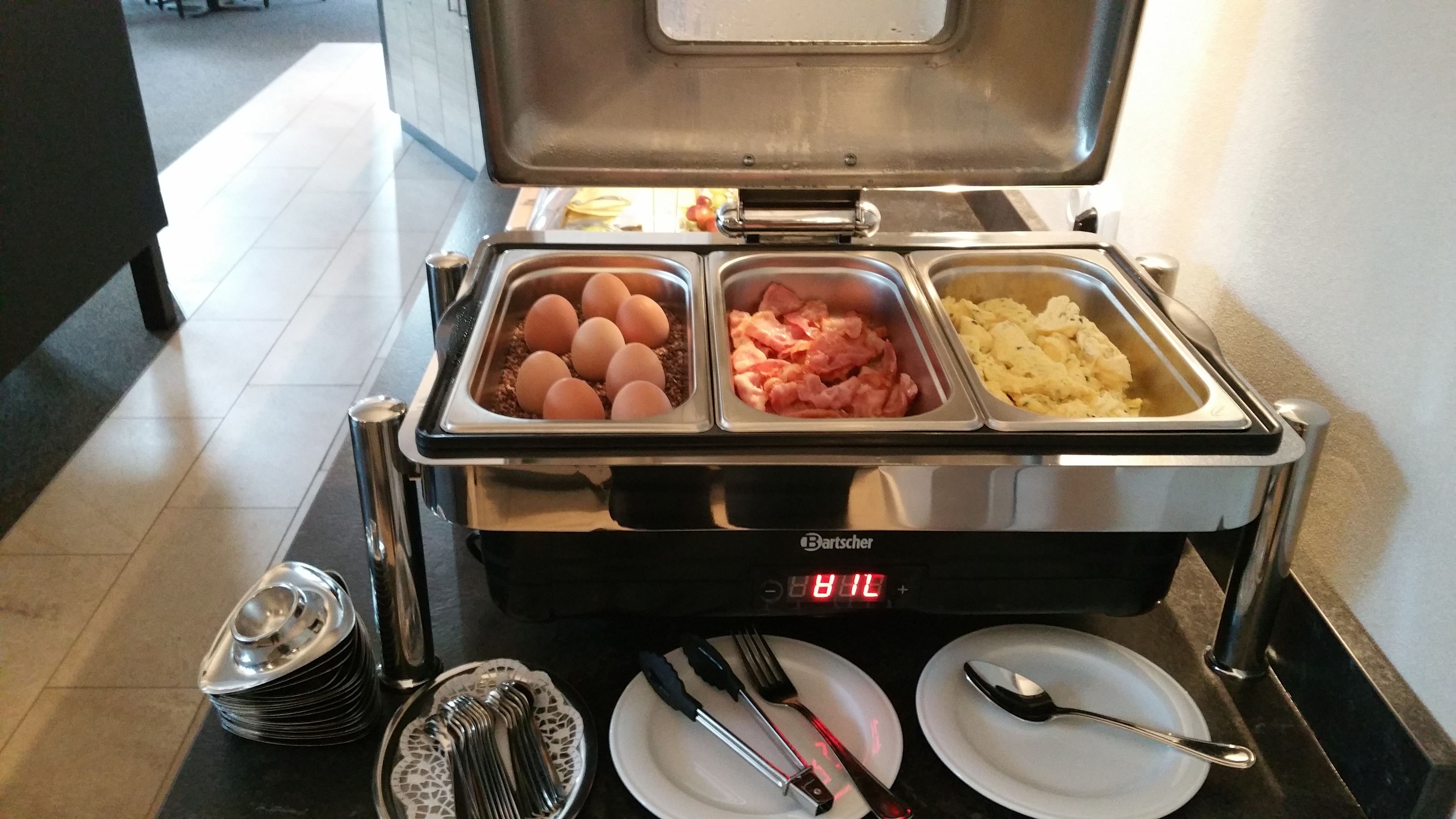 daily buffet breakfast (eur 8 per person)
