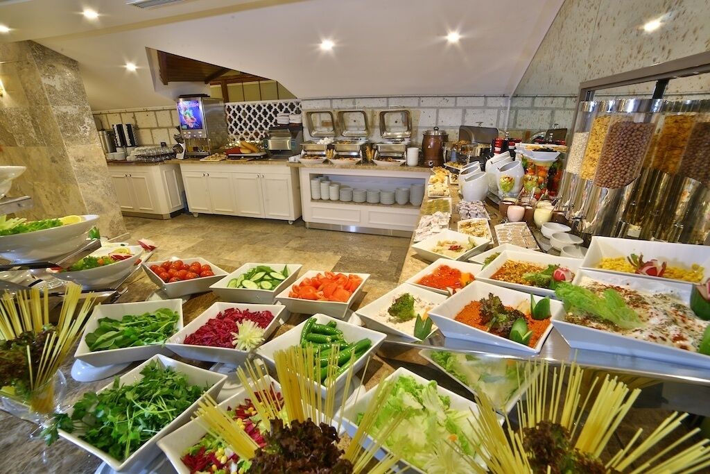 Bữa sáng buffet hàng ngày với phụ phí nhỏ 