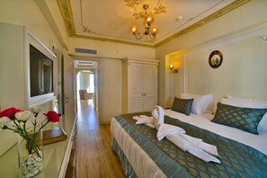 Junior-suite - mod havet | Egyptiske bomuldslagner, premium-sengetøj, dundyner, minibar