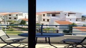 Outdoor dining - Cabo negro studio beautiful terrace with sea view and pool (Tanger-Tétouan-Al Hoceïma)