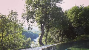 Utendørsbasseng