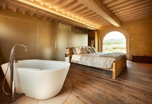 Luxury-Zimmer | Zimmersafe, kostenloses WLAN, Bettwäsche