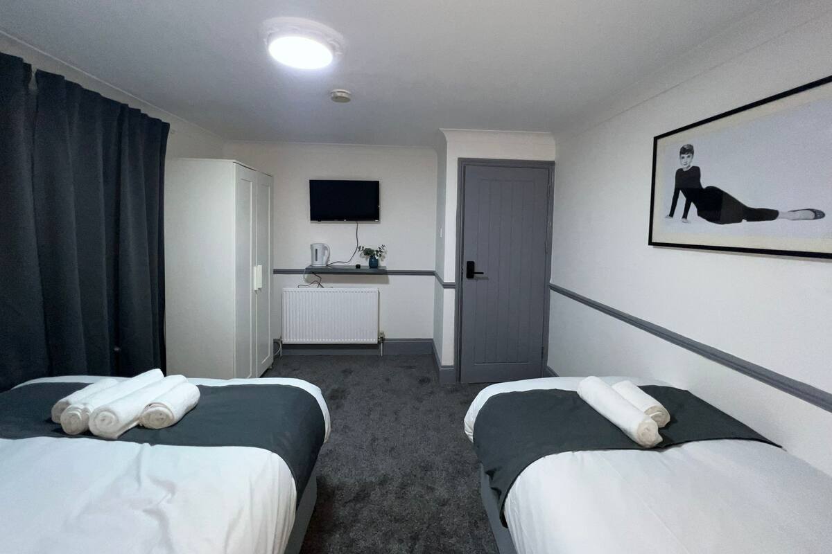 In-room safe, iron/ironing board (on request), WiFi (free), bed sheets