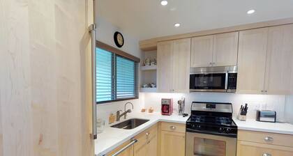 UUSI LUETTELO! Mukava huoneisto, jossa on uima-allas ja porealtaat, kävellä hiihtoon!