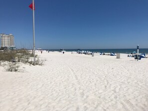På stranden, liggestole