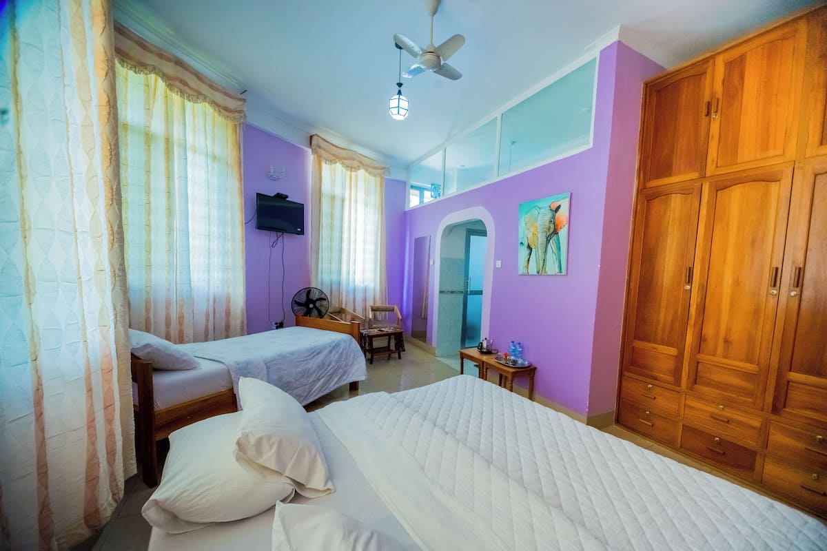 Twin Room | In-room safe, blackout curtains, free WiFi, bed sheets