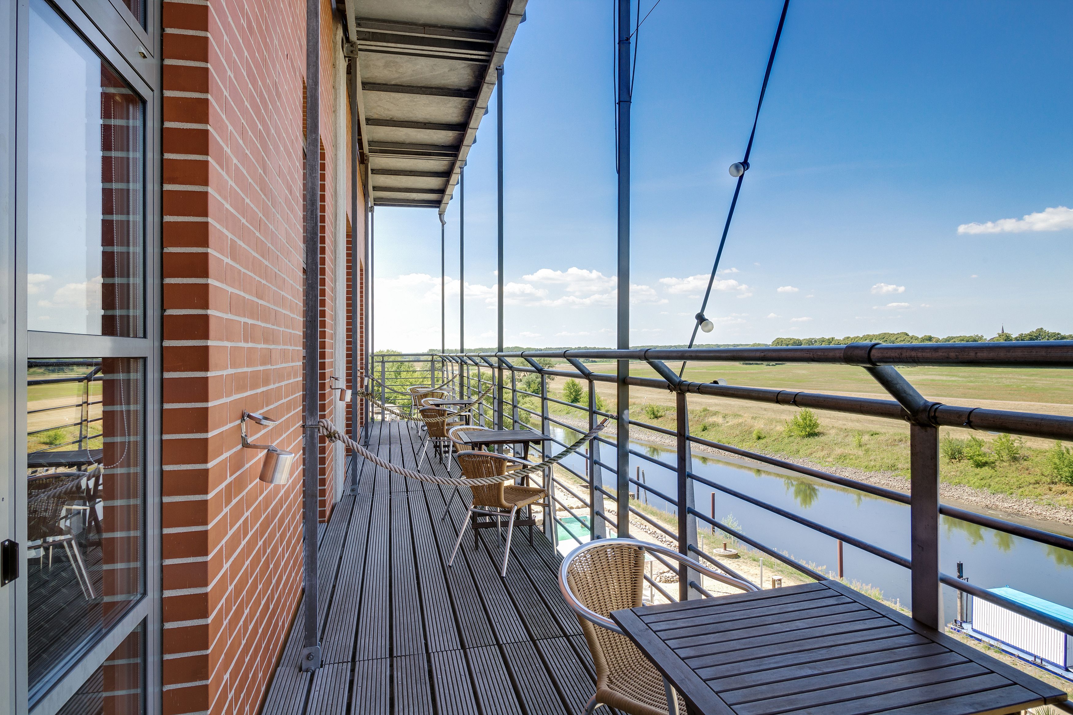 double room, balcony | 1 bedroom, individually decorated, individually furnished, desk