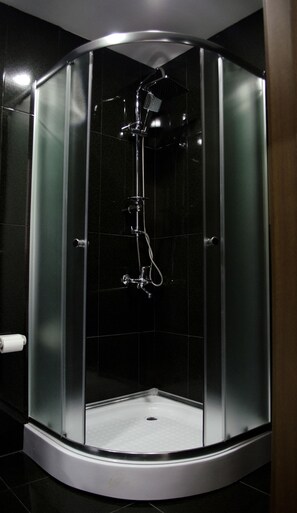Deluxe Double Room, 1 King Bed | Bathroom