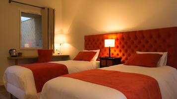 Standaard kamer, 1 twee- of 2 eenpersoonsbedden, privébadkamer, uitzicht op tuin | 1 slaapkamer