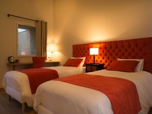 スタンダード ダブルまたはツインルーム 専用バスルーム ガーデンビュー | 1 室のベッドルーム