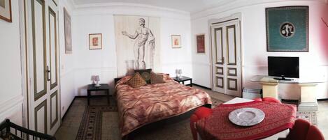 Decoración personalizada, muebles diferentes y escritorio