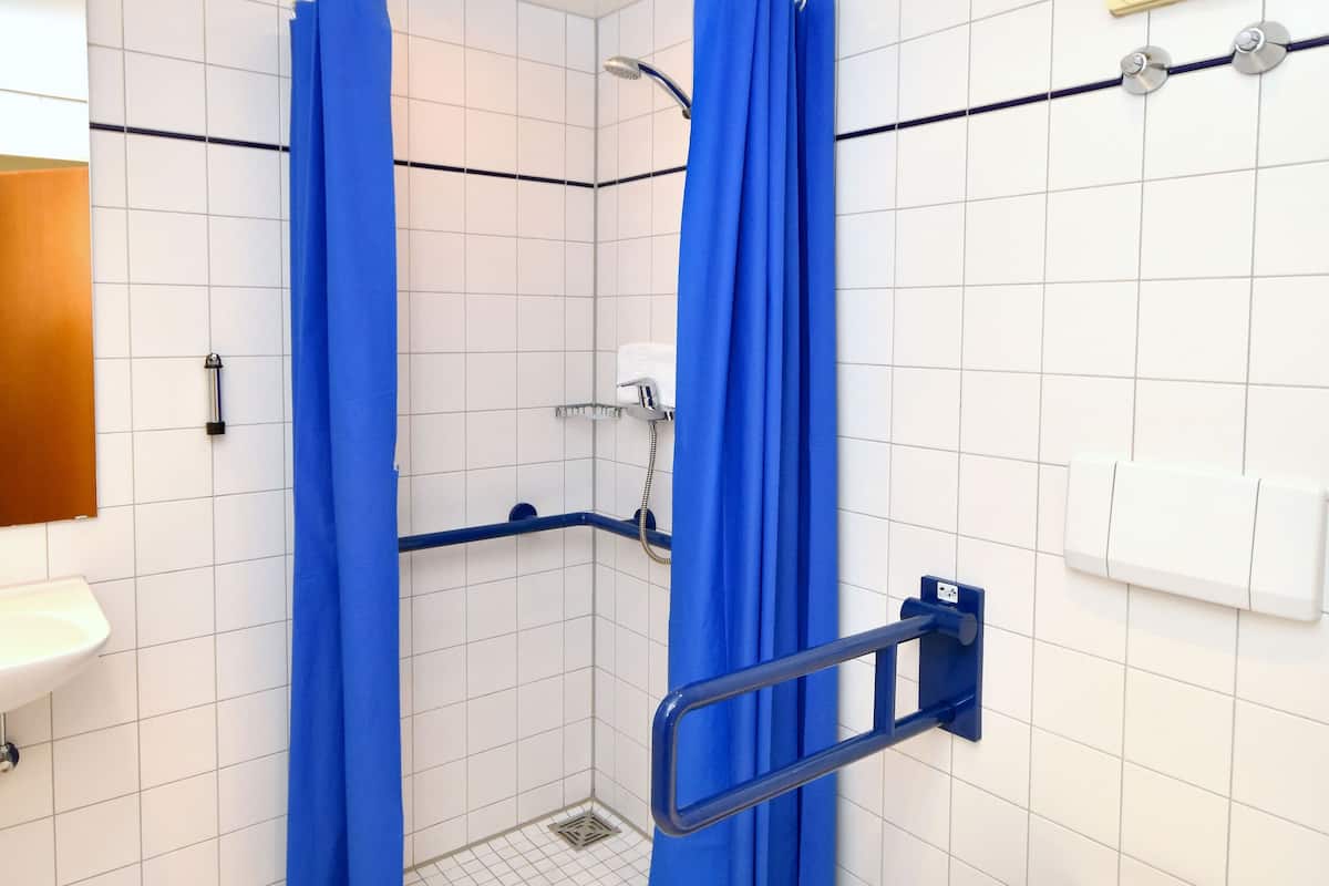 comfort double room, accessible | hypo-allergenic bedding, down duvets, desk, blackout curtains