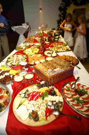 Bao gồm bữa sáng buffet hàng ngày 