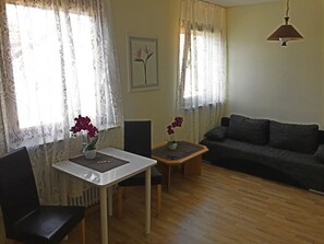 Apartment, 1 Schlafzimmer | Wohnzimmer | Fernseher