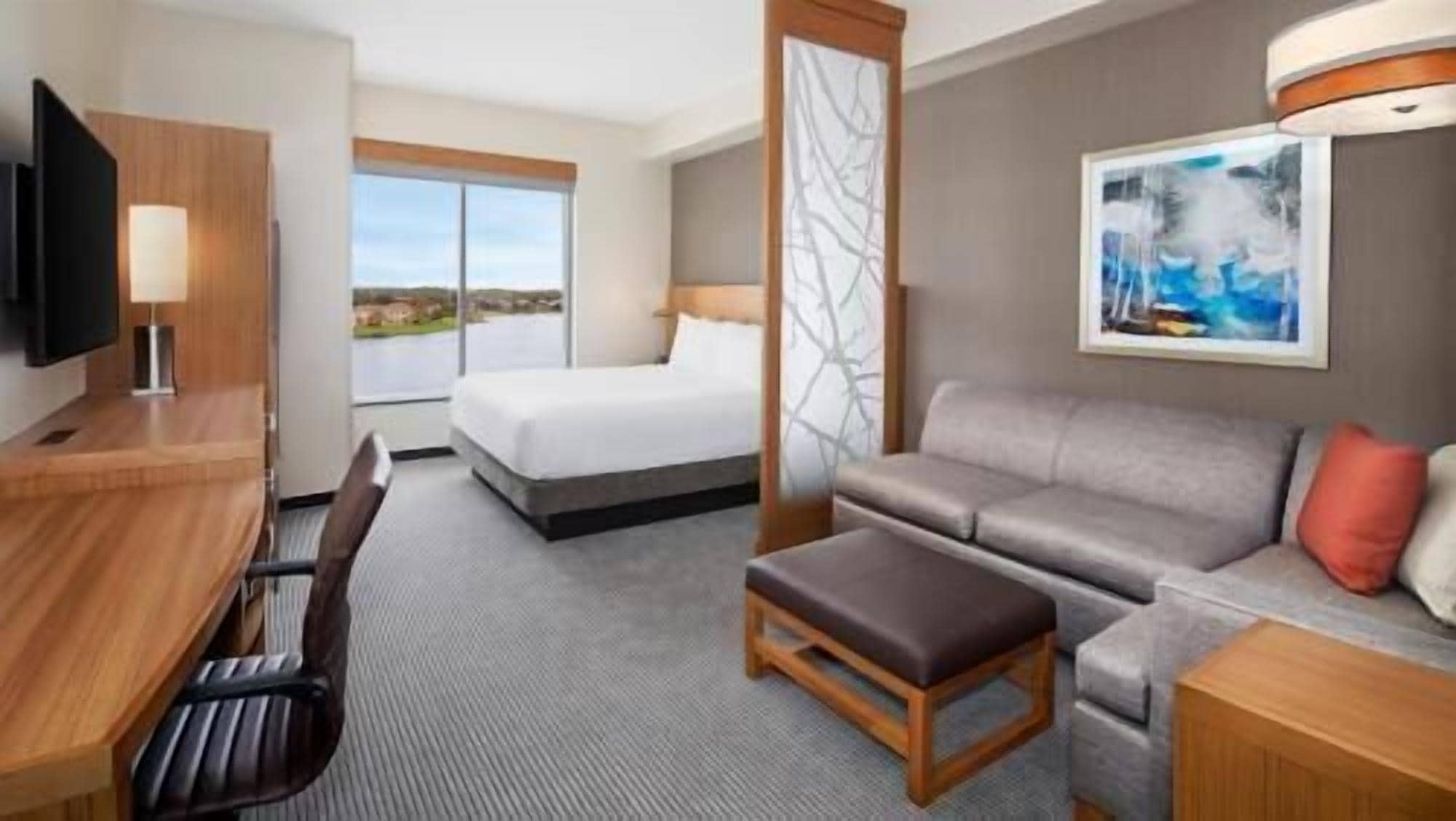 1 bedroom, in-room safe, desk, blackout drapes