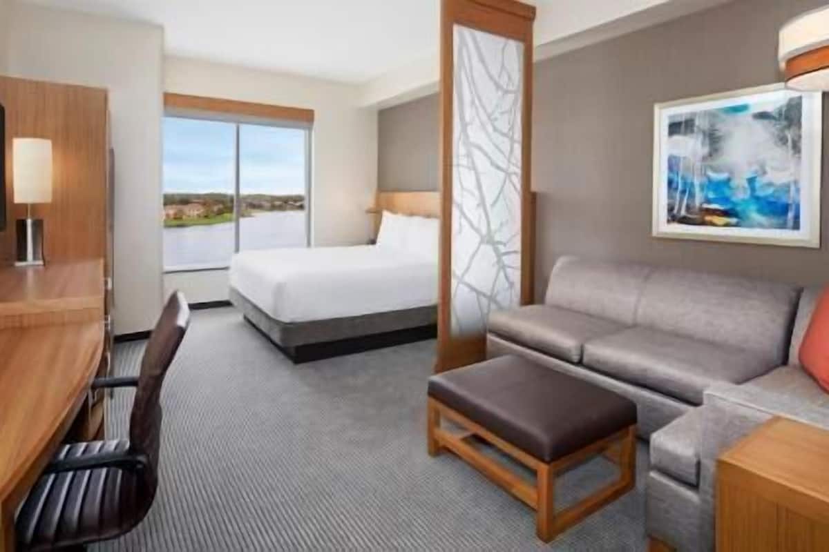 1 bedroom, in-room safe, desk, blackout drapes