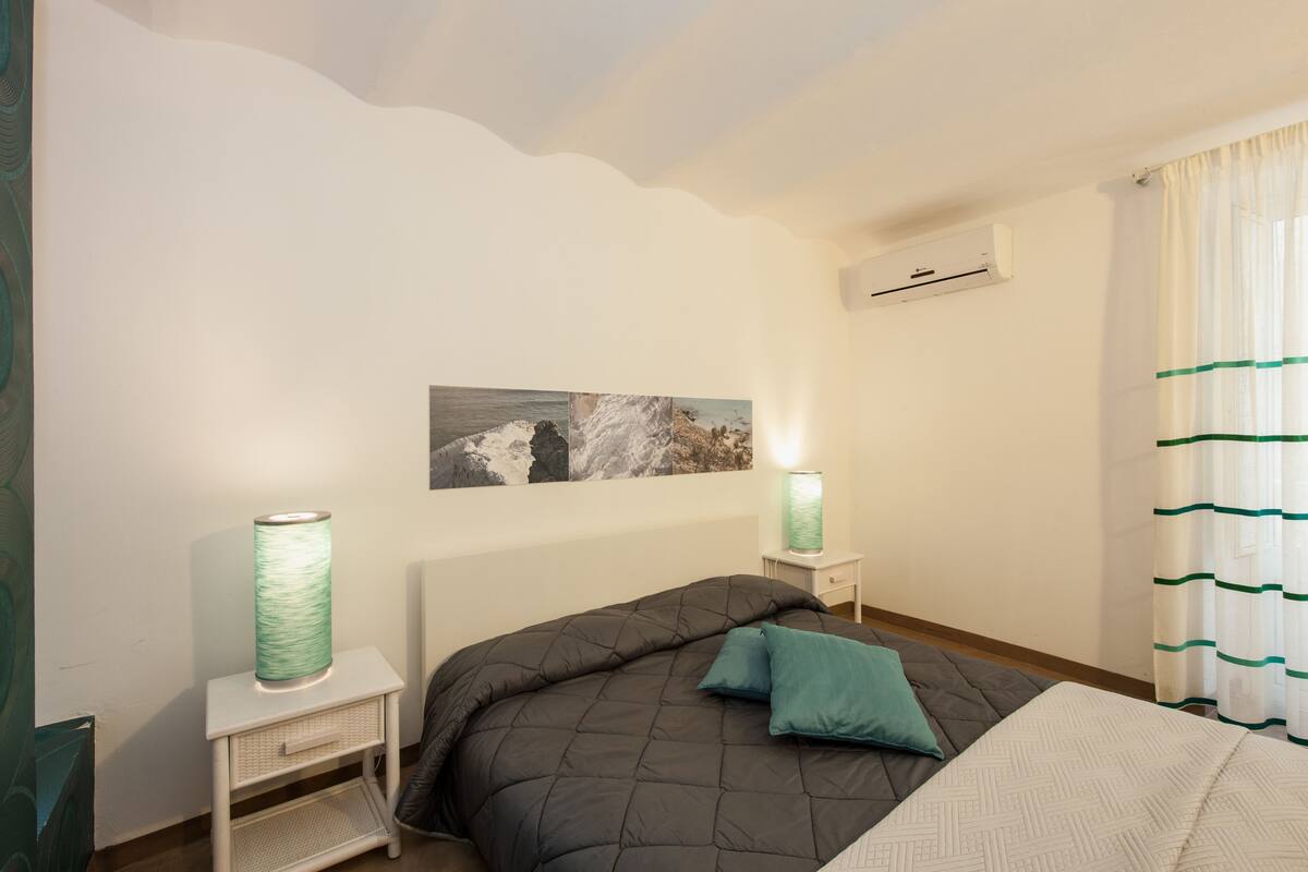 Habitación estándar doble | Escritorio, sistema de insonorización, wifi gratis y ropa de cama