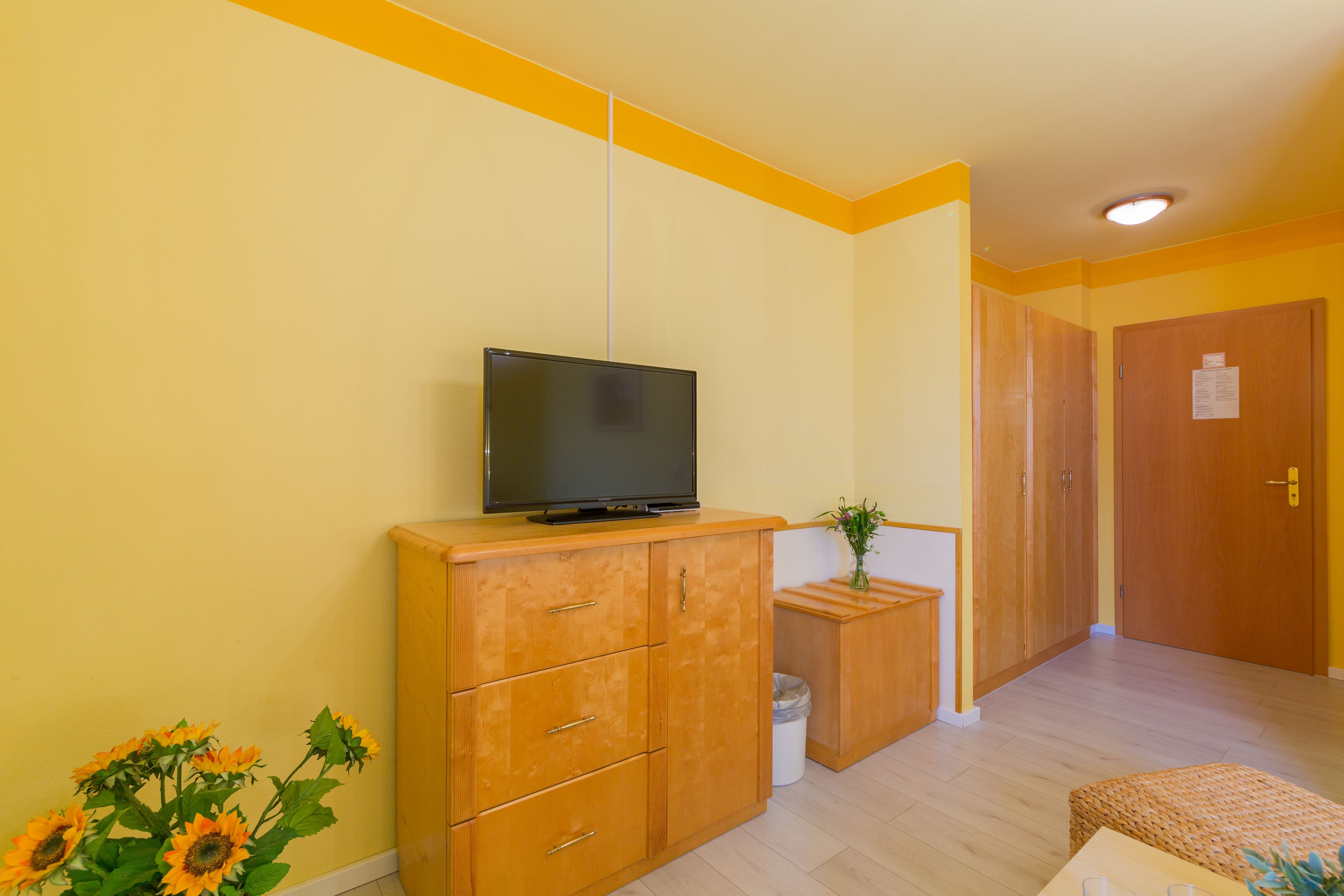 classic double room | desk, laptop workspace, free wifi, bed sheets