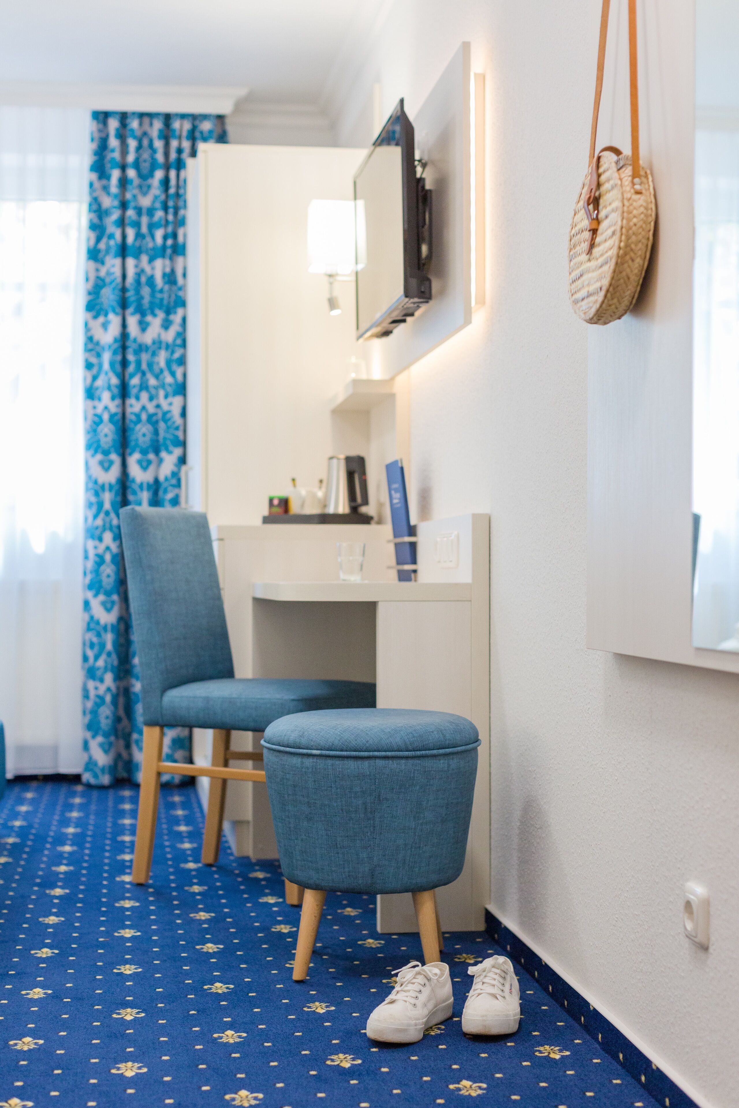 premium double room | living area | flat-screen tv