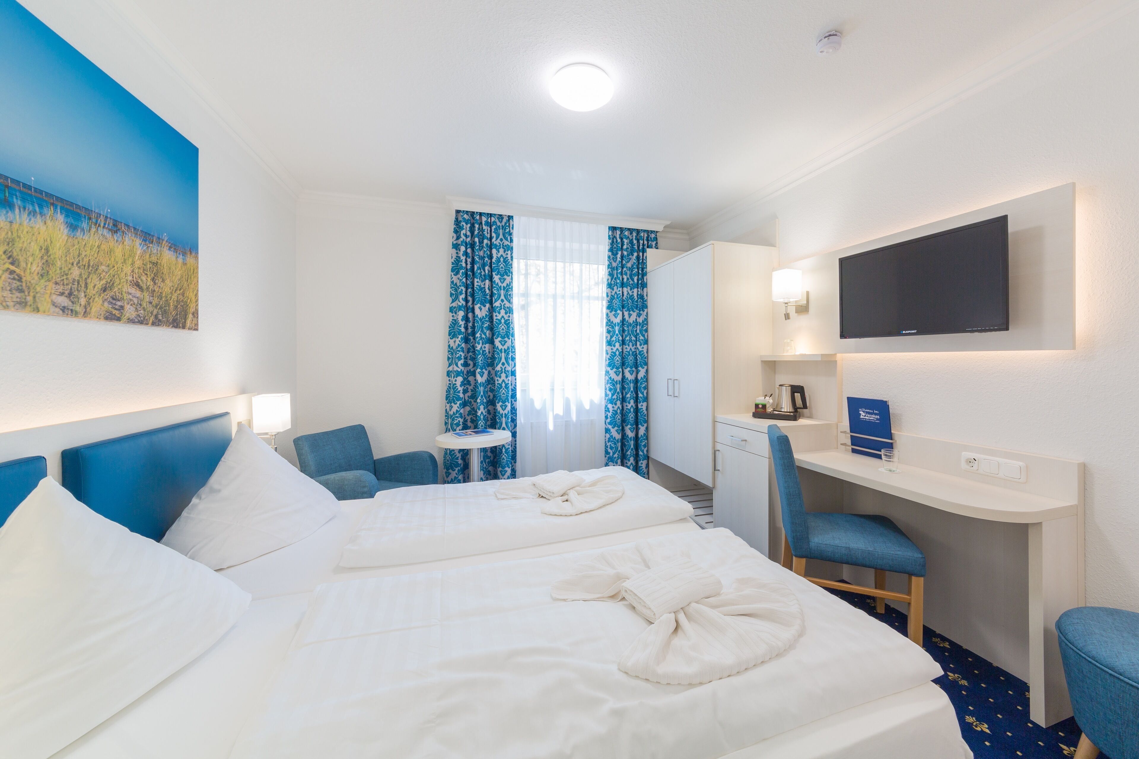 premium double room | desk, laptop workspace, free wifi, bed sheets