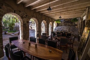 Daily cooked-to-order breakfast for a fee - Hotel de Piedra (Ezequiel Montes)