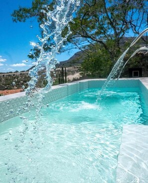 Pool - Hotel de Piedra (Ezequiel Montes)