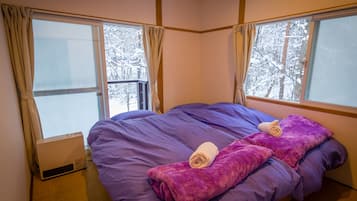 2 bedrooms, down comforters, desk, blackout drapes