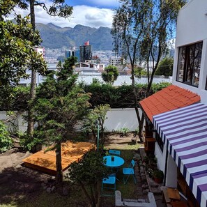 Garden - Play House (Quito)