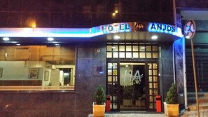 Property entrance - Hotel Anjos (Lisbon)